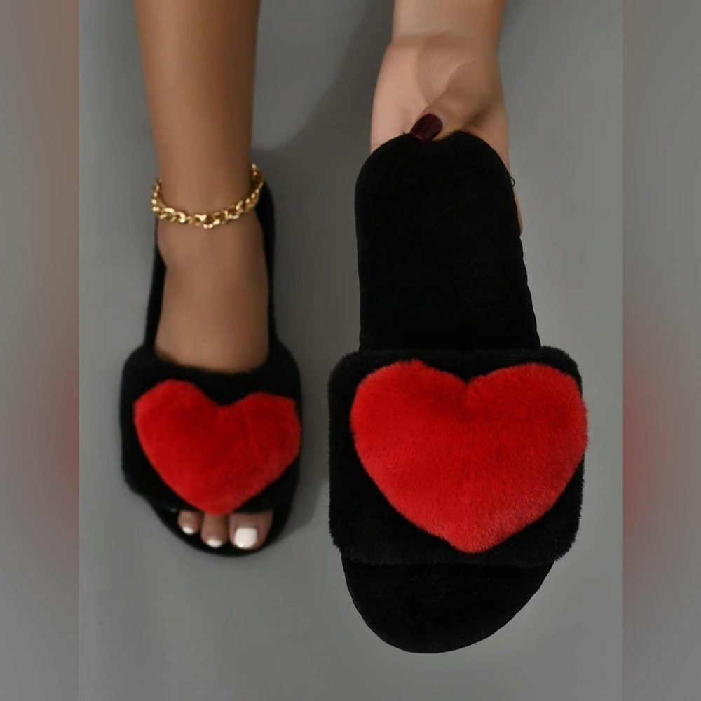 Women's Fashion Heart Design Fluffy   Indoor and Outdoor Comfort Fuzzy - Picture 2 of 4